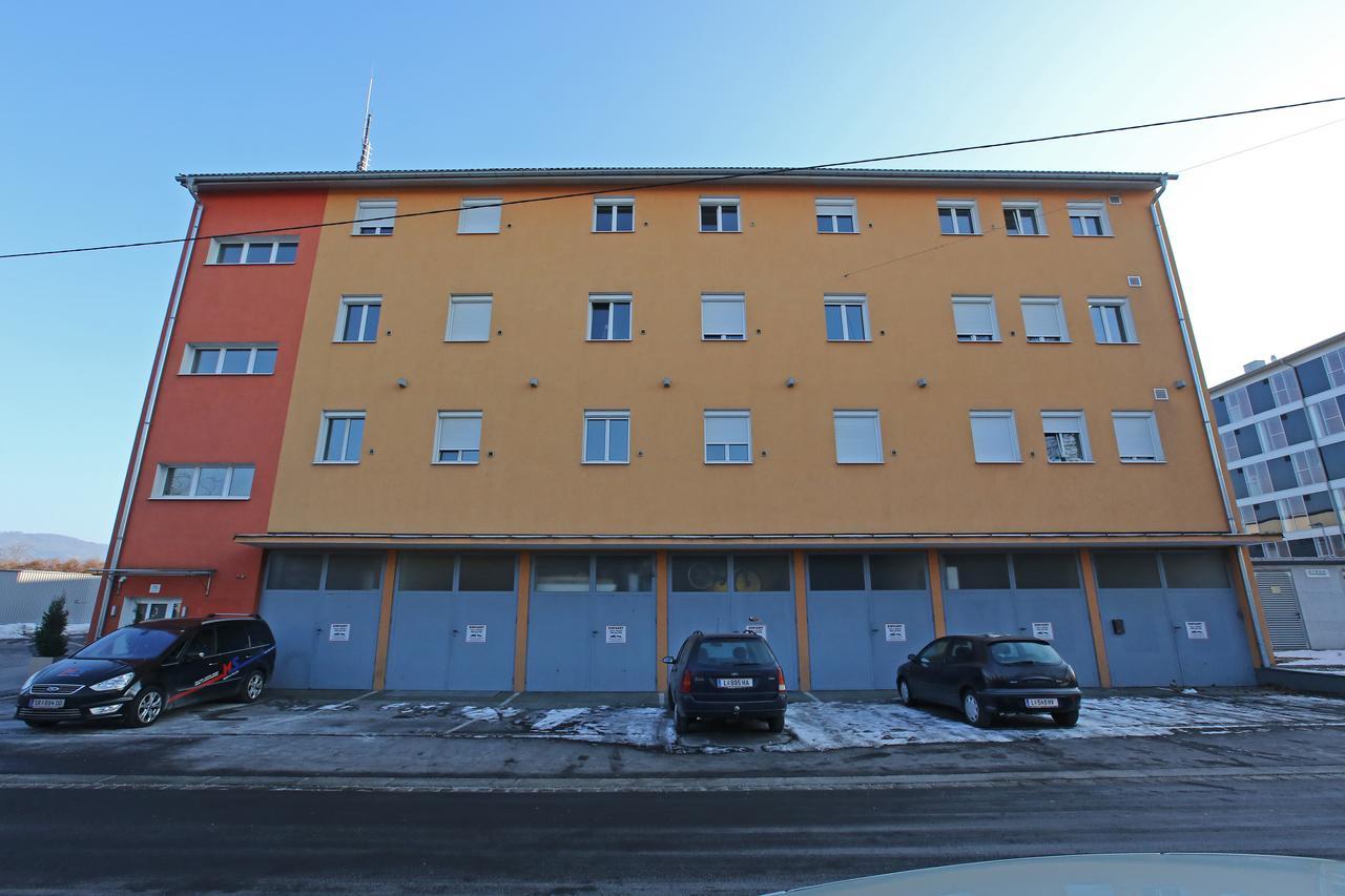 Montagehotel Living@Линц Экстерьер фото